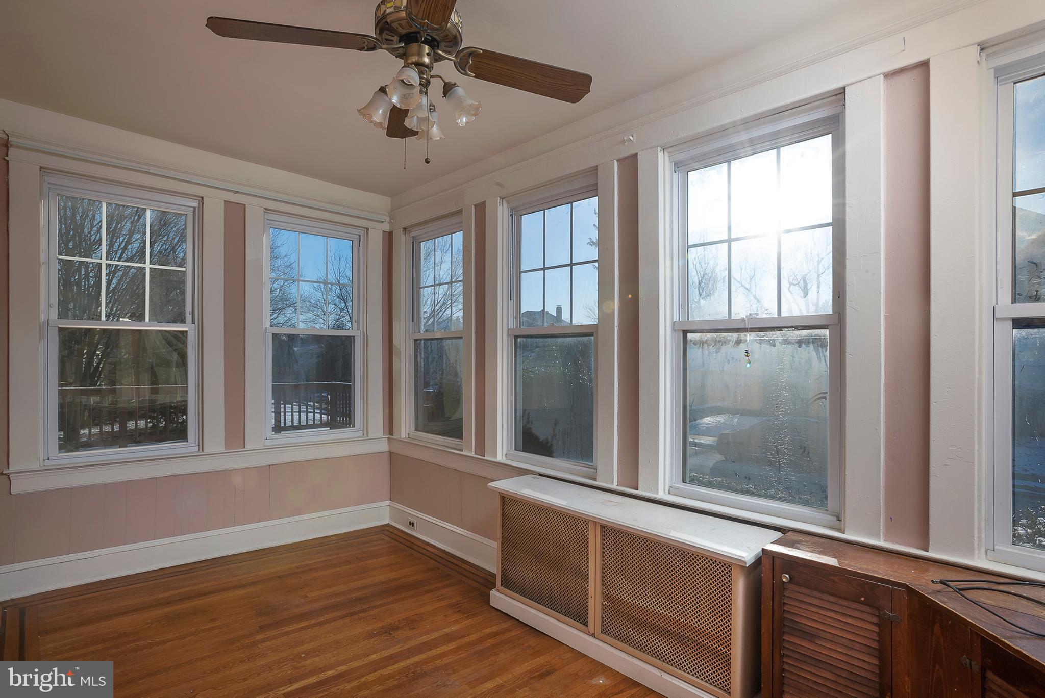 1305 Frederick Road Baltimore, MD 21228 - Photo 10 of 28 Sunroom