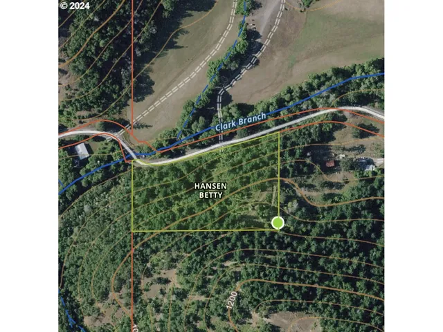 $39,900 | 300 Clarks Branch Road, Myrtle Creek, OR 97457