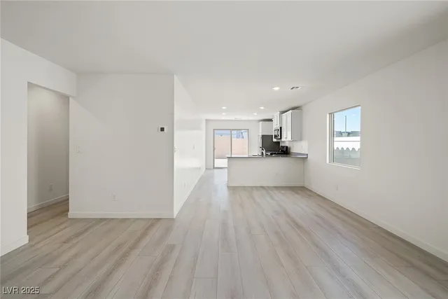 $399,900 | 6760 High Cascade Avenue, Las Vegas, NV 89156