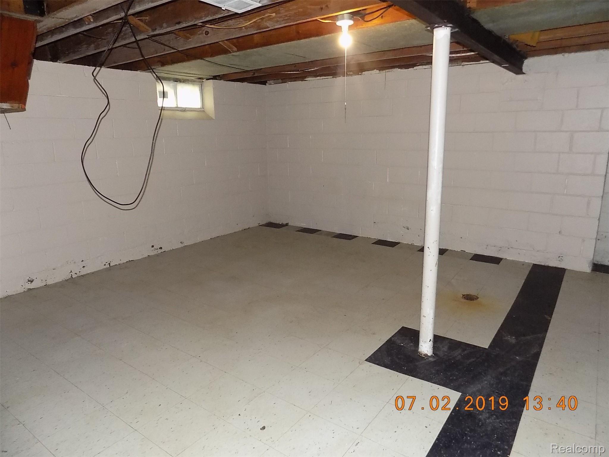 19418 Sunderland Road Detroit, MI 48219 - Photo 11 of 16 DSCN8482.JPG