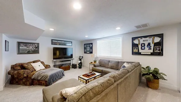 $540,000 | 1 Deerfield Court, Bloomington, IL 61705