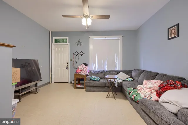 a view of entryway front of house