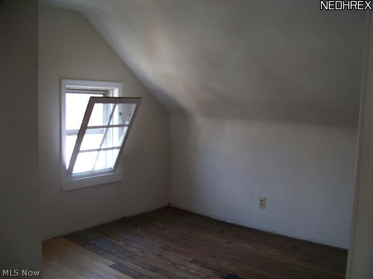 249 Center Road Bedford, OH 44146 - Photo 17 of 25 Third floor - bonus room