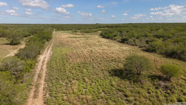 $2,700,000 | 671-acres Fm 3196, San Diego, TX 78384