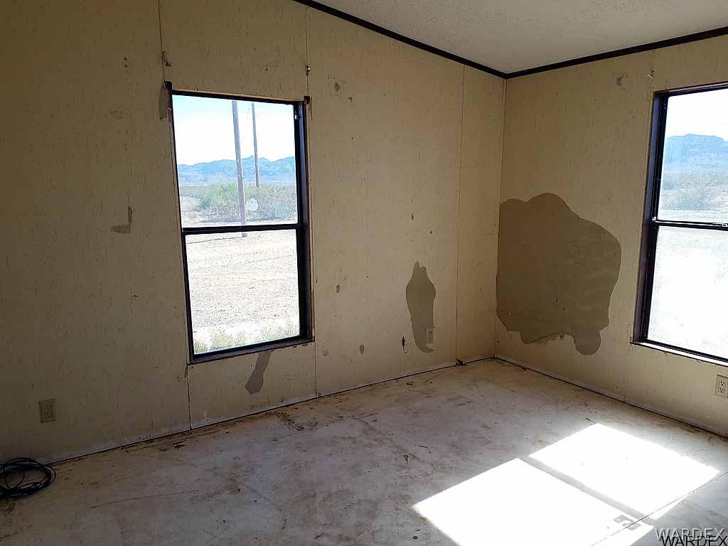 1480 South Cove Road Golden Valley, AZ 86413 - Photo 9 of 22 023300431 bedroom 1
