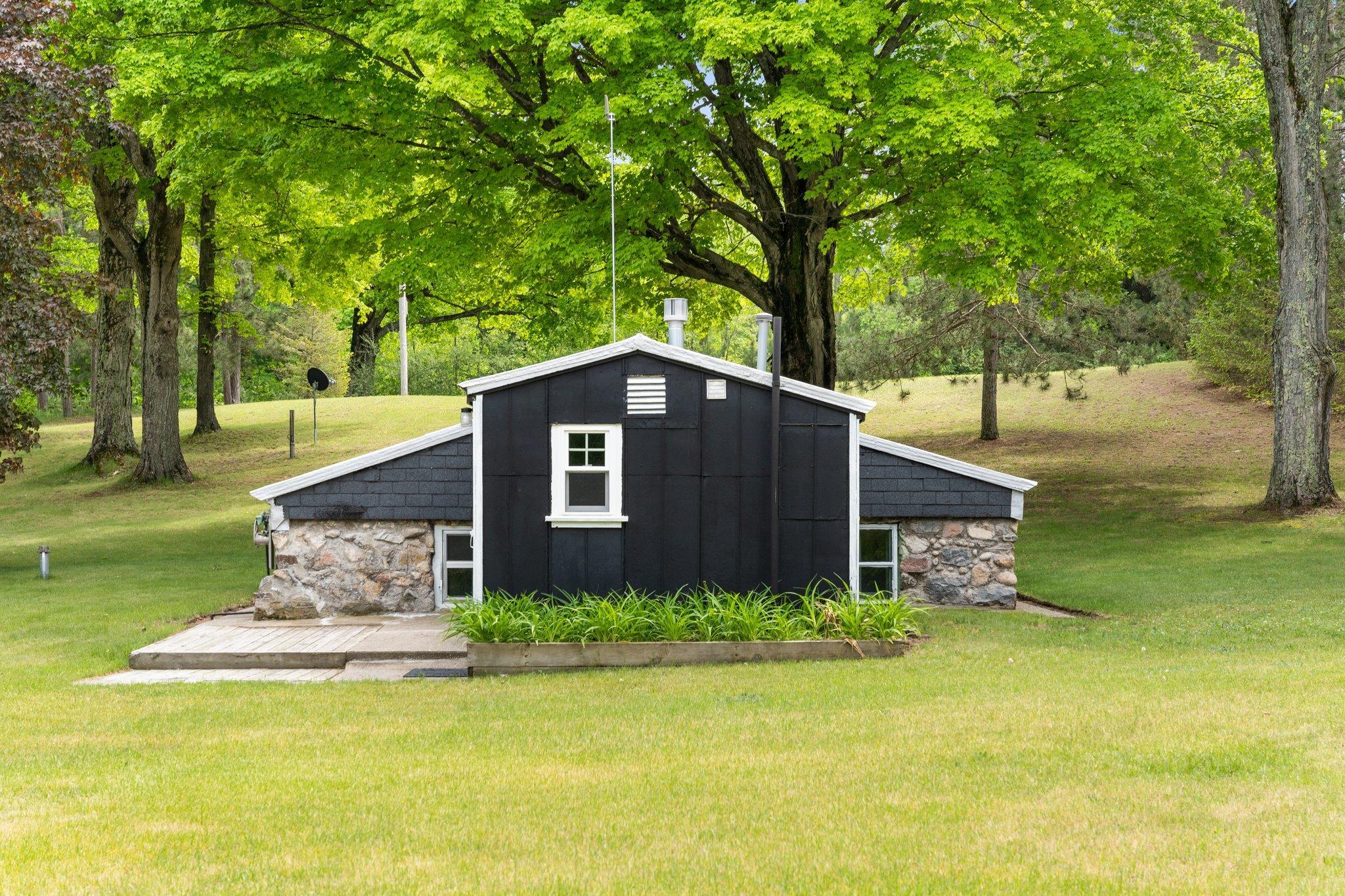6209 Hodge Road Kingsley, MI 49649 - Photo 9 of 35 1900532-8.JPG