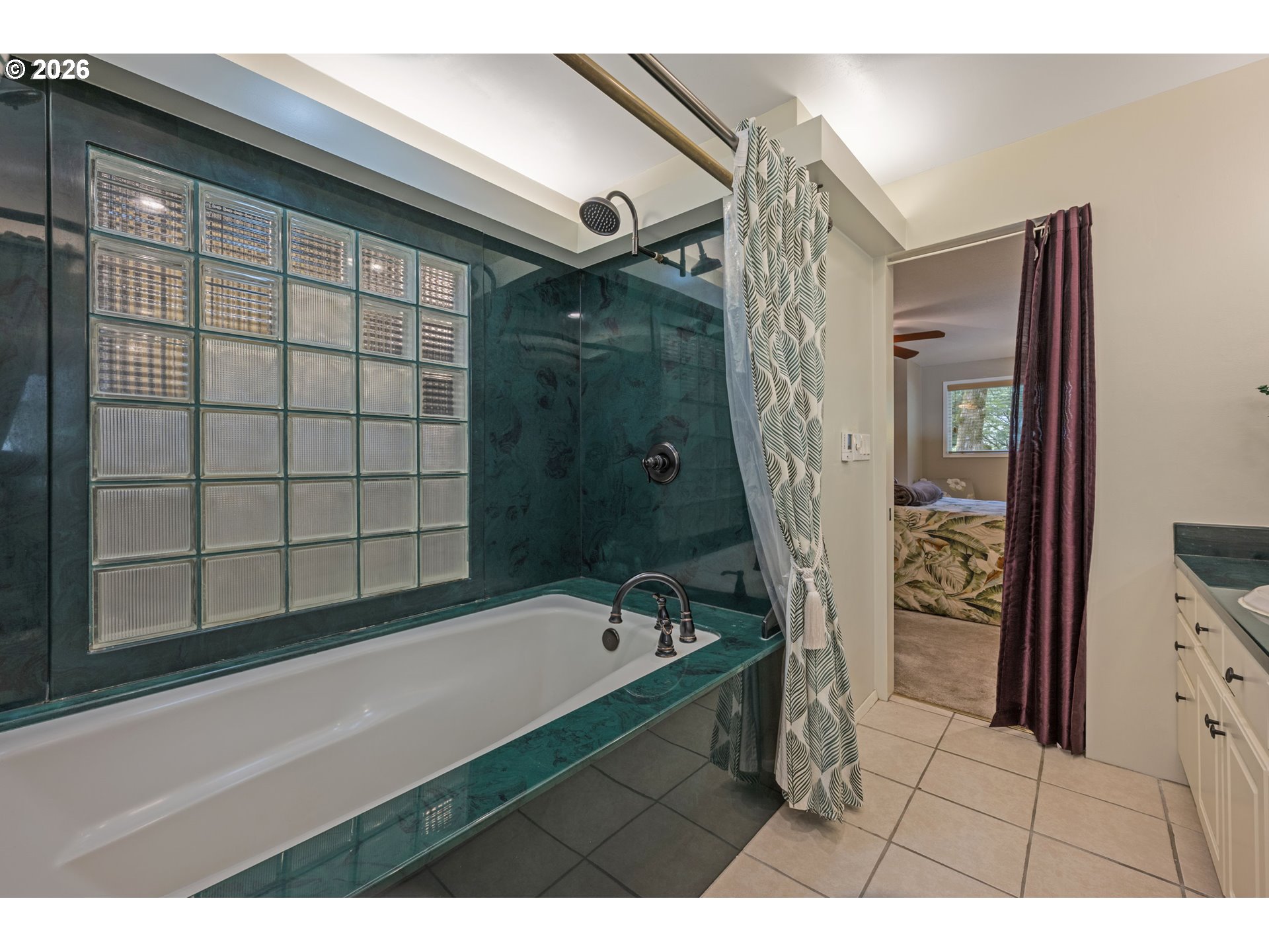3008 Southwest Wilbard Street Portland, OR 97219 - Photo 22 of 48 Bathroom