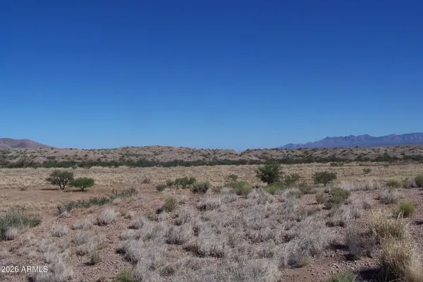 a view of a dry field
