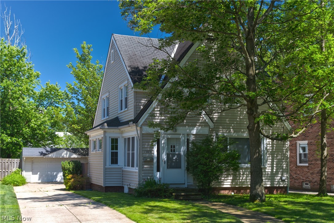 1585 Lyndhurst Road Lyndhurst, OH 44124 - Photo 2 of 35 Gallery Image 2