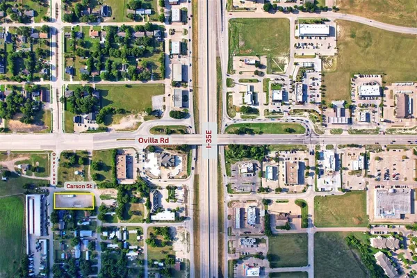 an aerial view of a yard