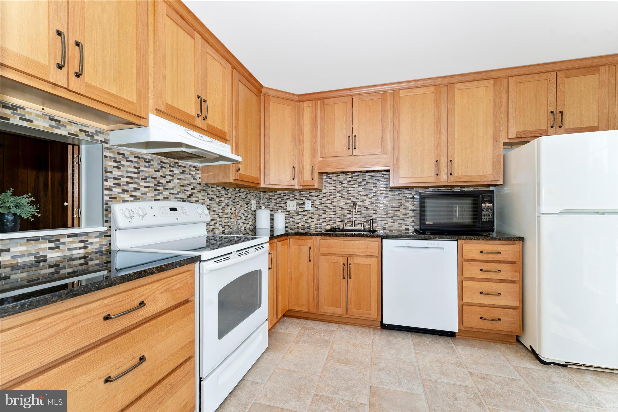 5751 Sunset View Lane Frederick, MD 21703 - Photo 4 of 46 Kitchen