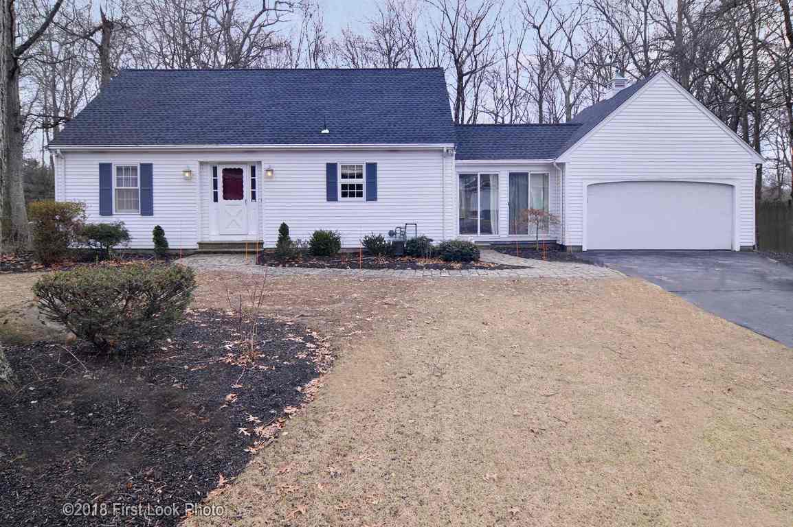 14 Lennon Road Lincoln, RI 02865 - Photo 1 of 40 Gallery Image 1