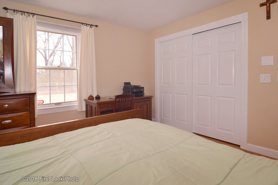 14 Lennon Road Lincoln, RI 02865 - Photo 17 of 40 Gallery Image 17