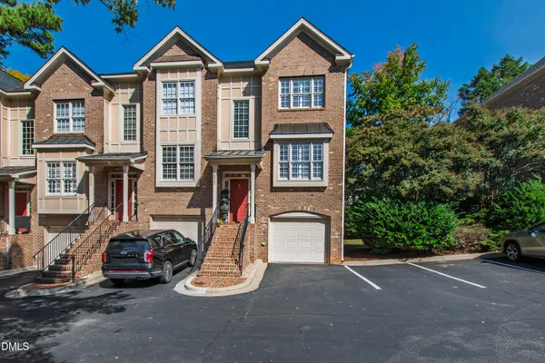 $550,000 | 1347 Cameron View Court, Raleigh, NC 27607