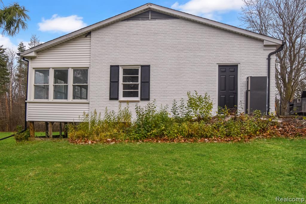 5481 East Holly Road Holly, MI 48442 - Photo 4 of 30