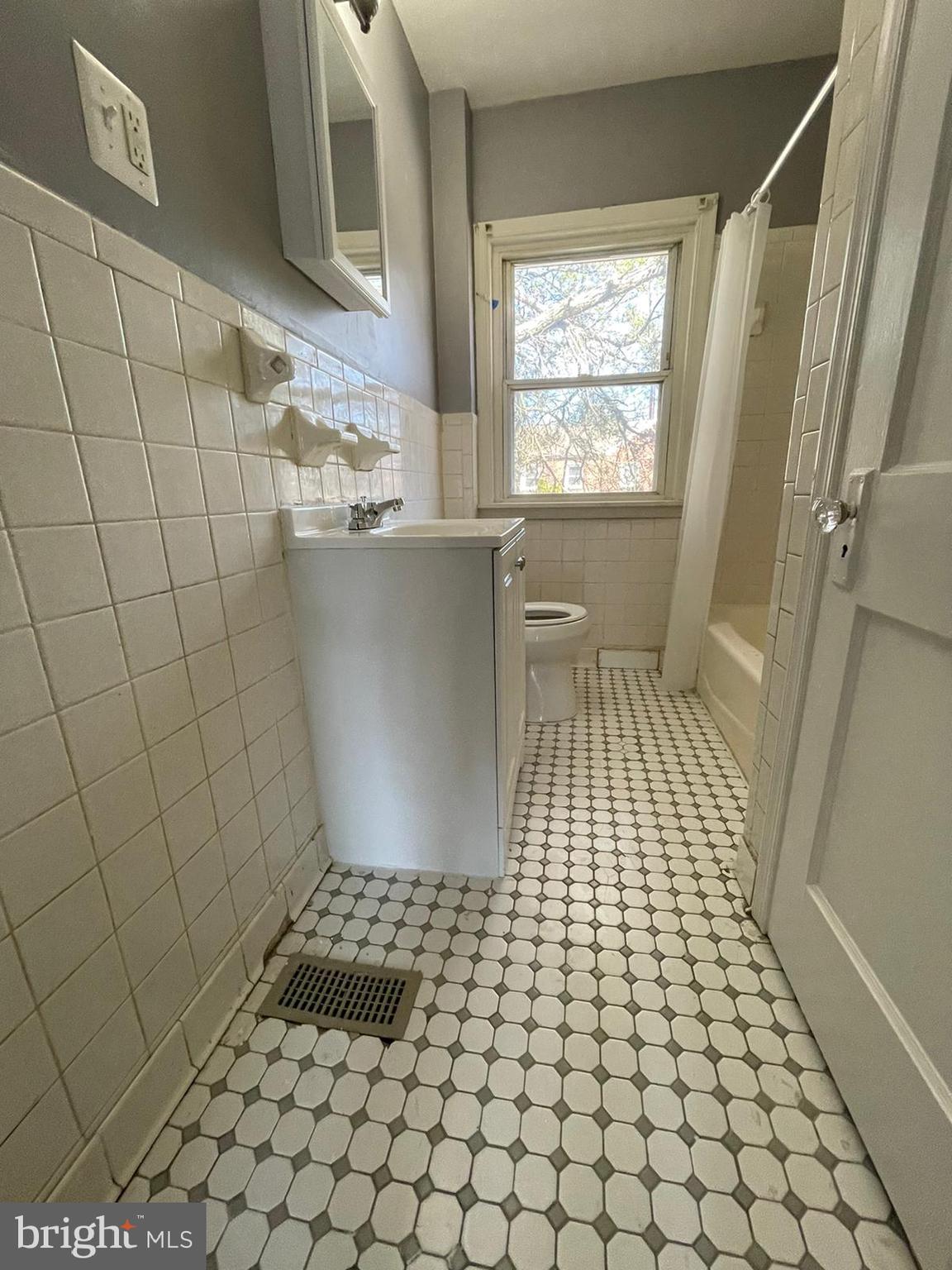 28 South Rosedale Street Baltimore, MD 21229 - Photo 16 of 22