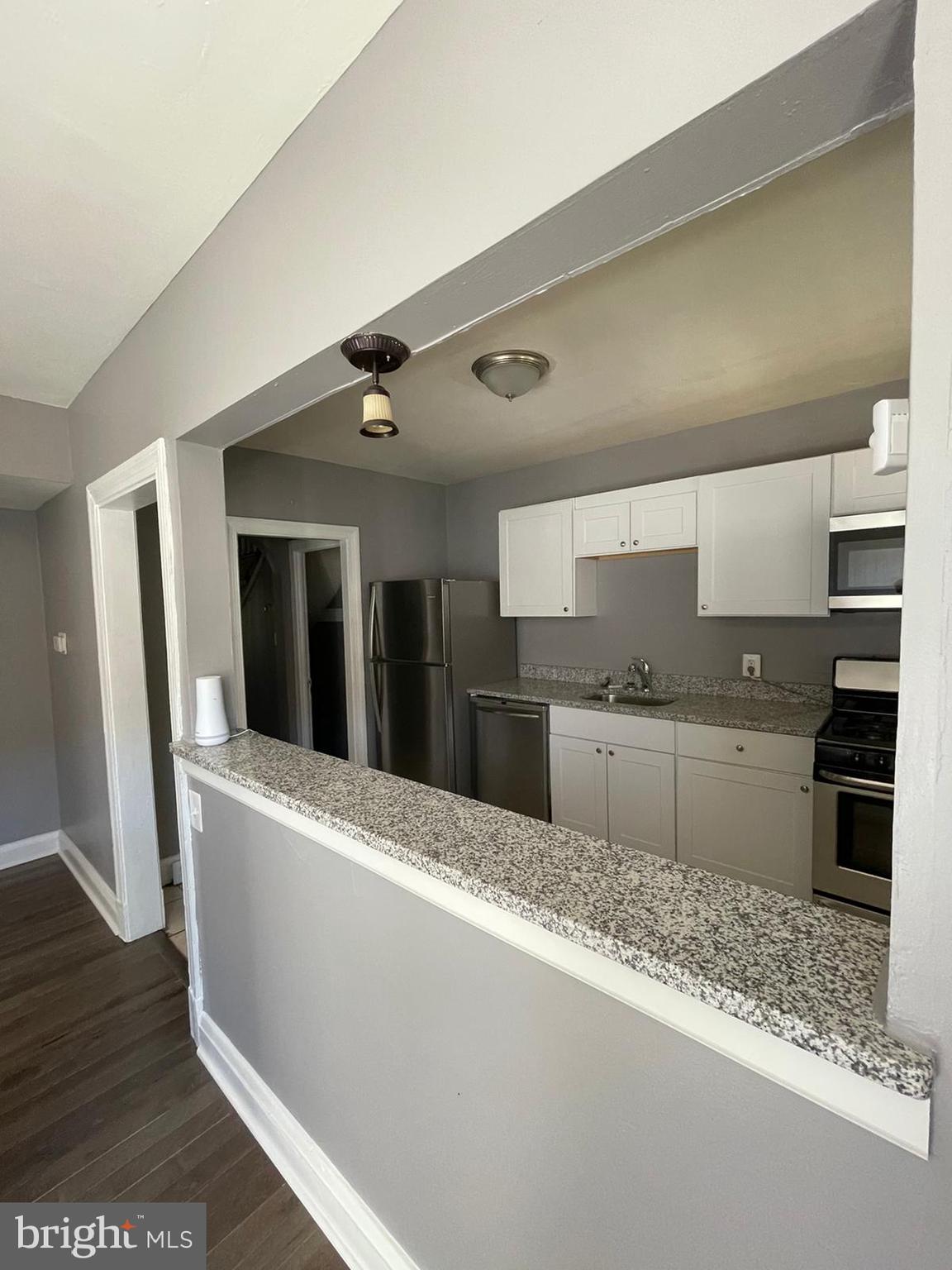 28 South Rosedale Street Baltimore, MD 21229 - Photo 4 of 22