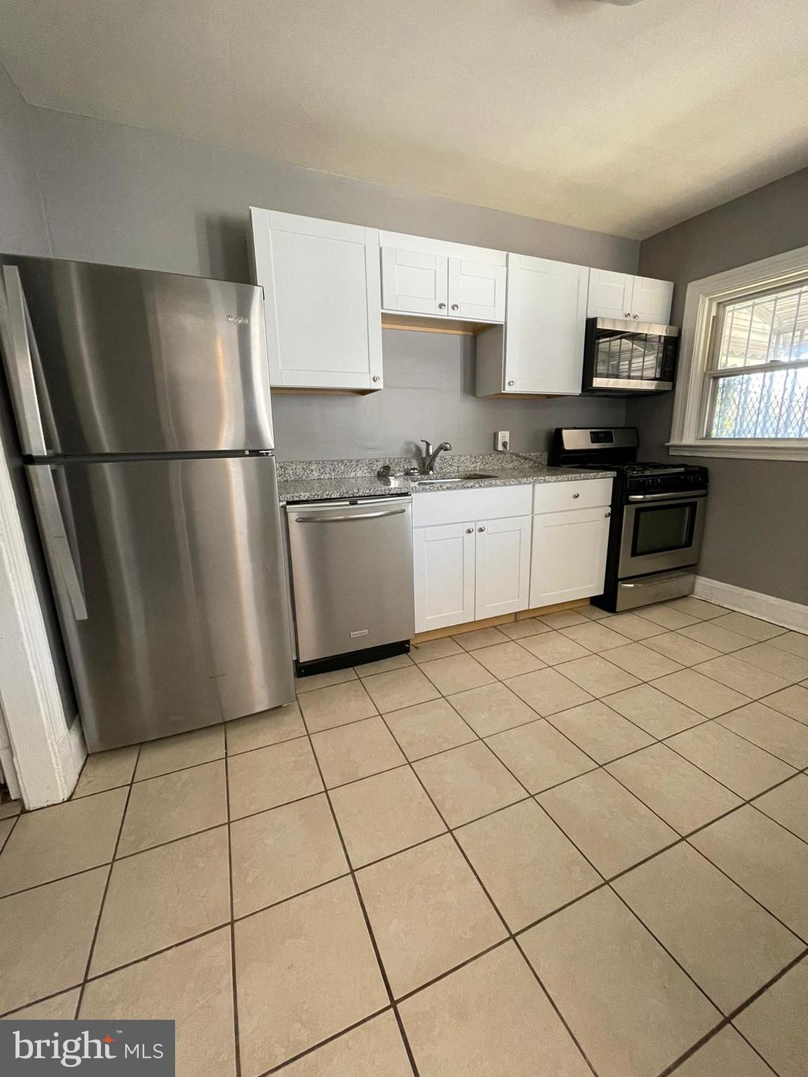 28 South Rosedale Street Baltimore, MD 21229 - Photo 6 of 22