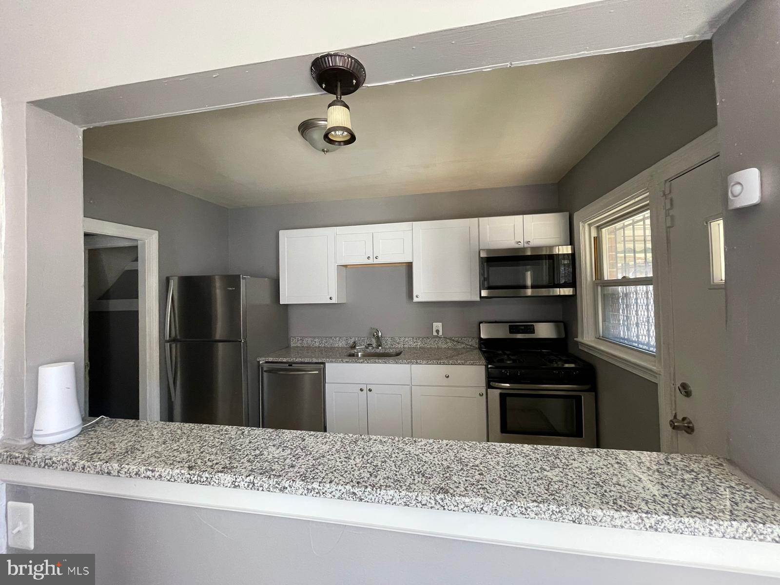 28 South Rosedale Street Baltimore, MD 21229 - Photo 7 of 22