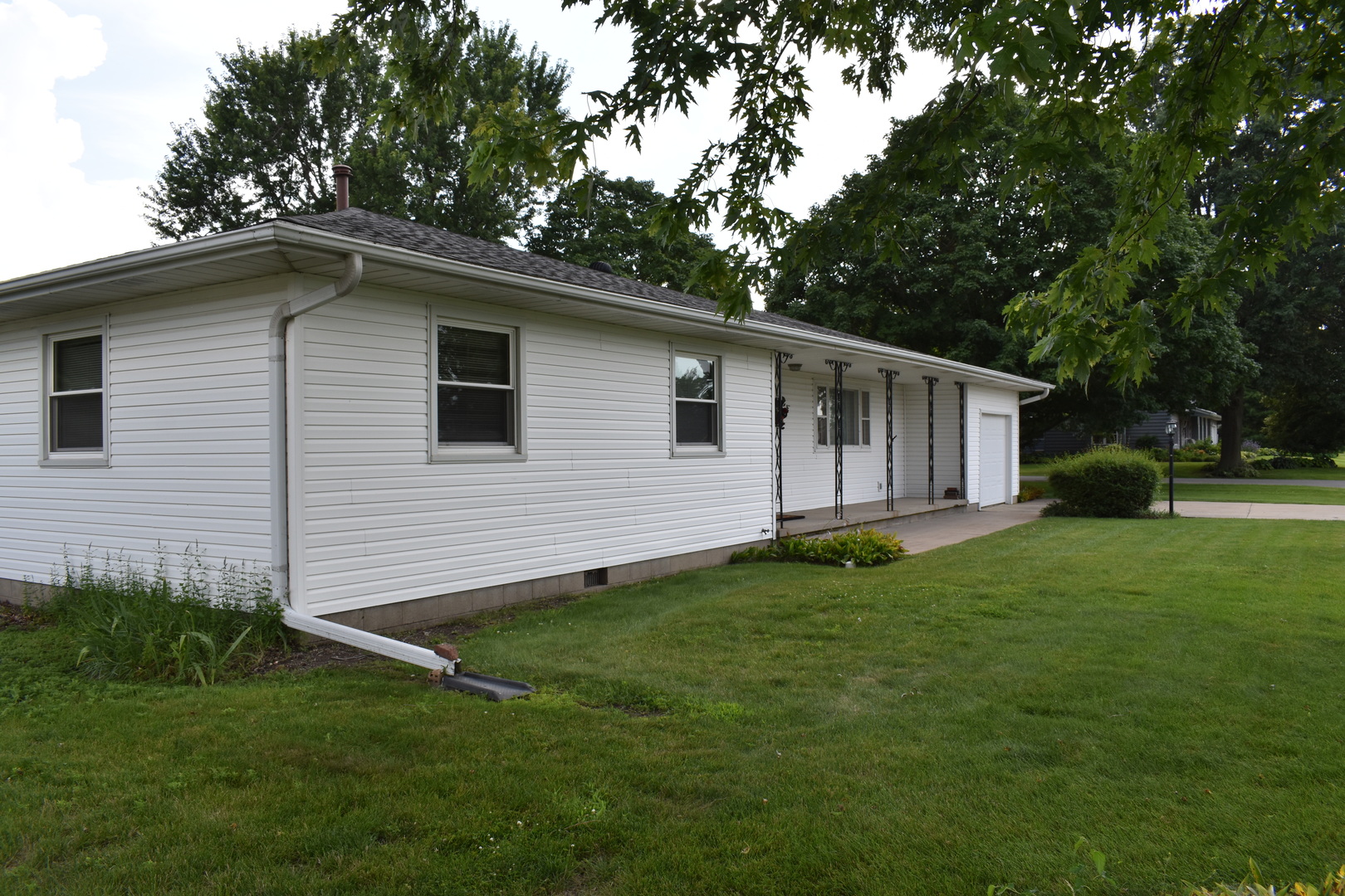 301 East Ririe Place Flanagan, IL 61740 - Photo 27 of 28