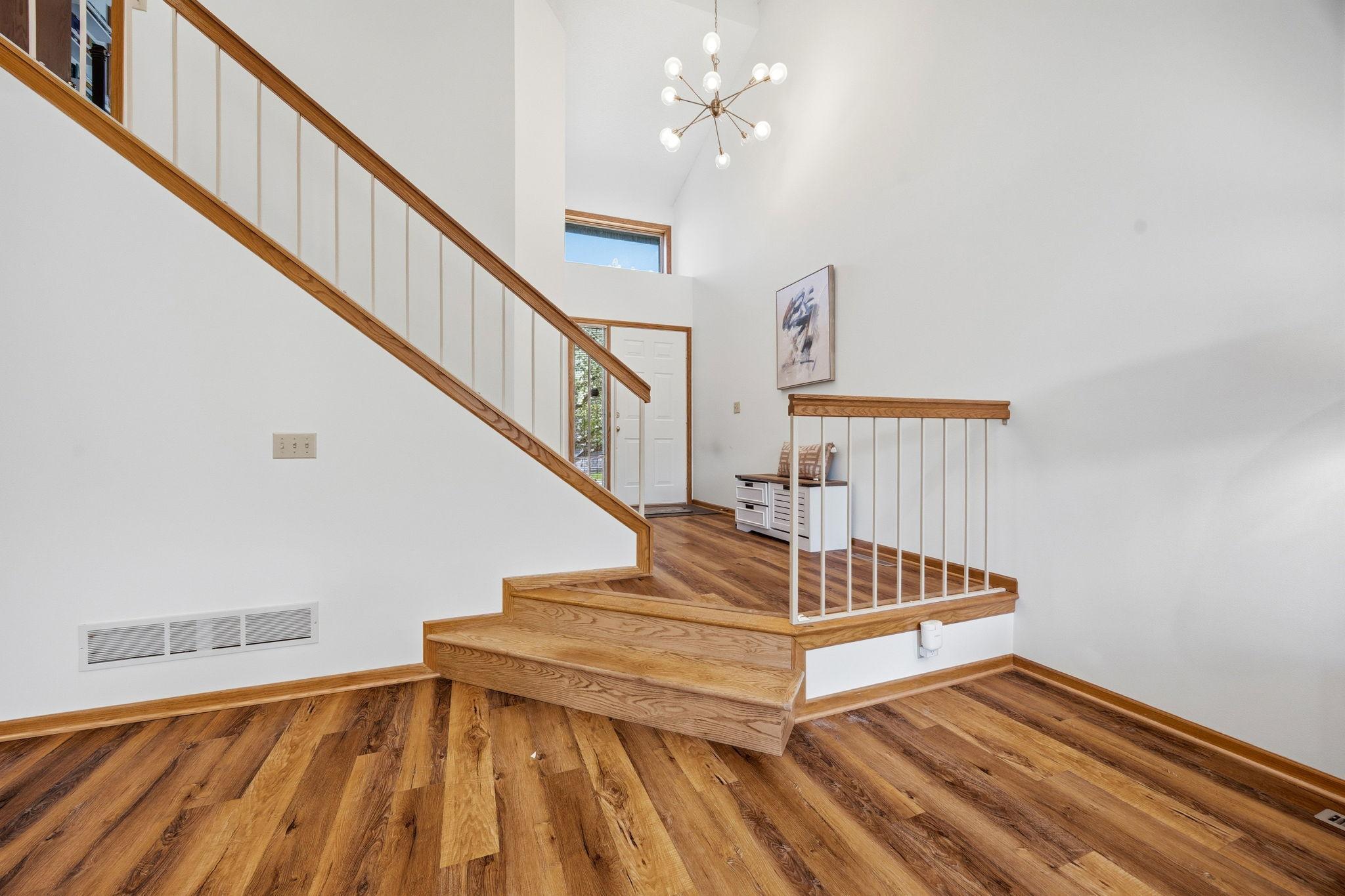 6263 Sequoia Circle Eden Prairie, MN 55346 - Photo 9 of 27