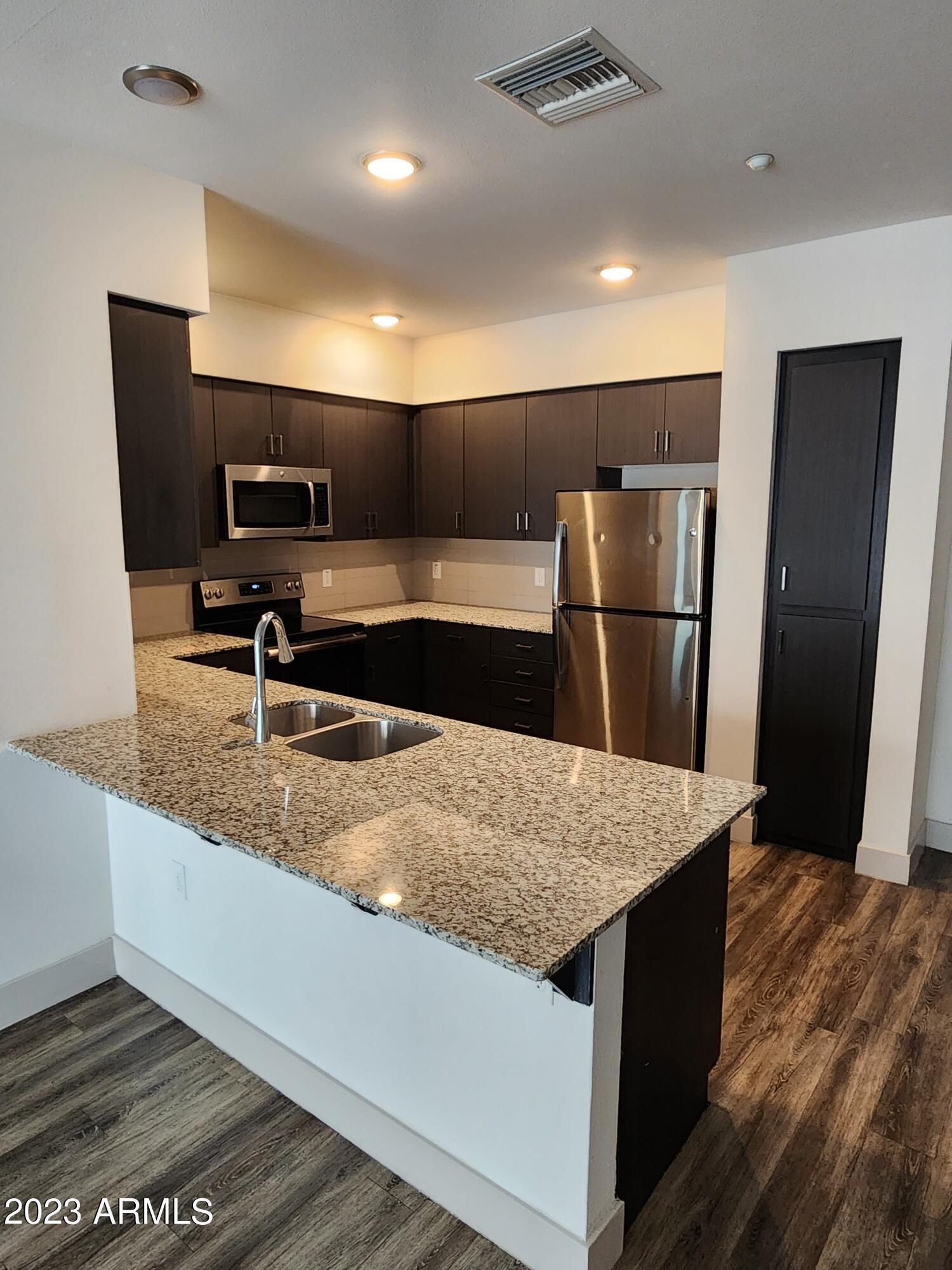 250 East Ray Road, Unit 2 Chandler, AZ 85225 - Photo 4 of 16 Kitchen
