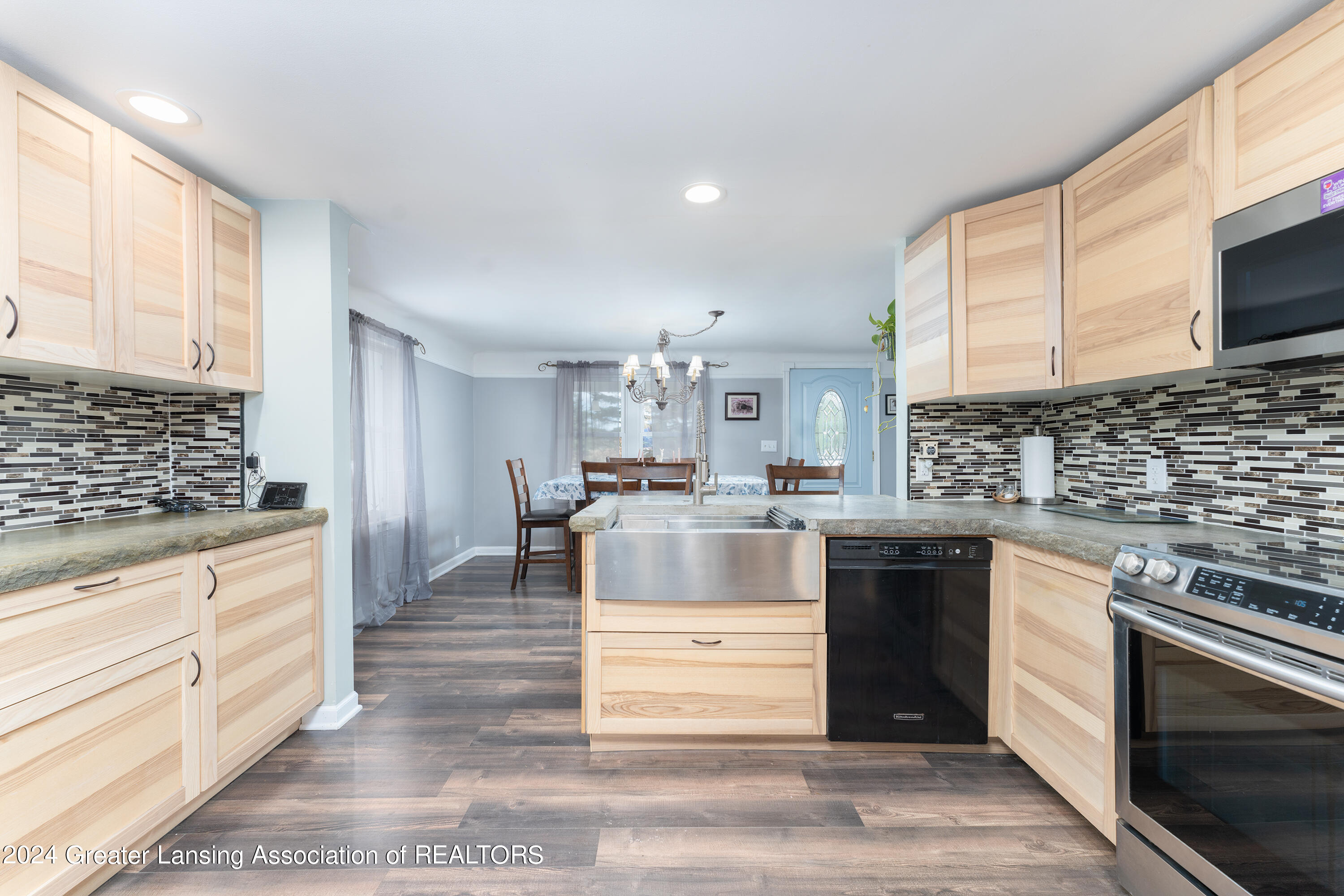 9383 White Road Linden, MI 48451 - Photo 4 of 44 DSC00435