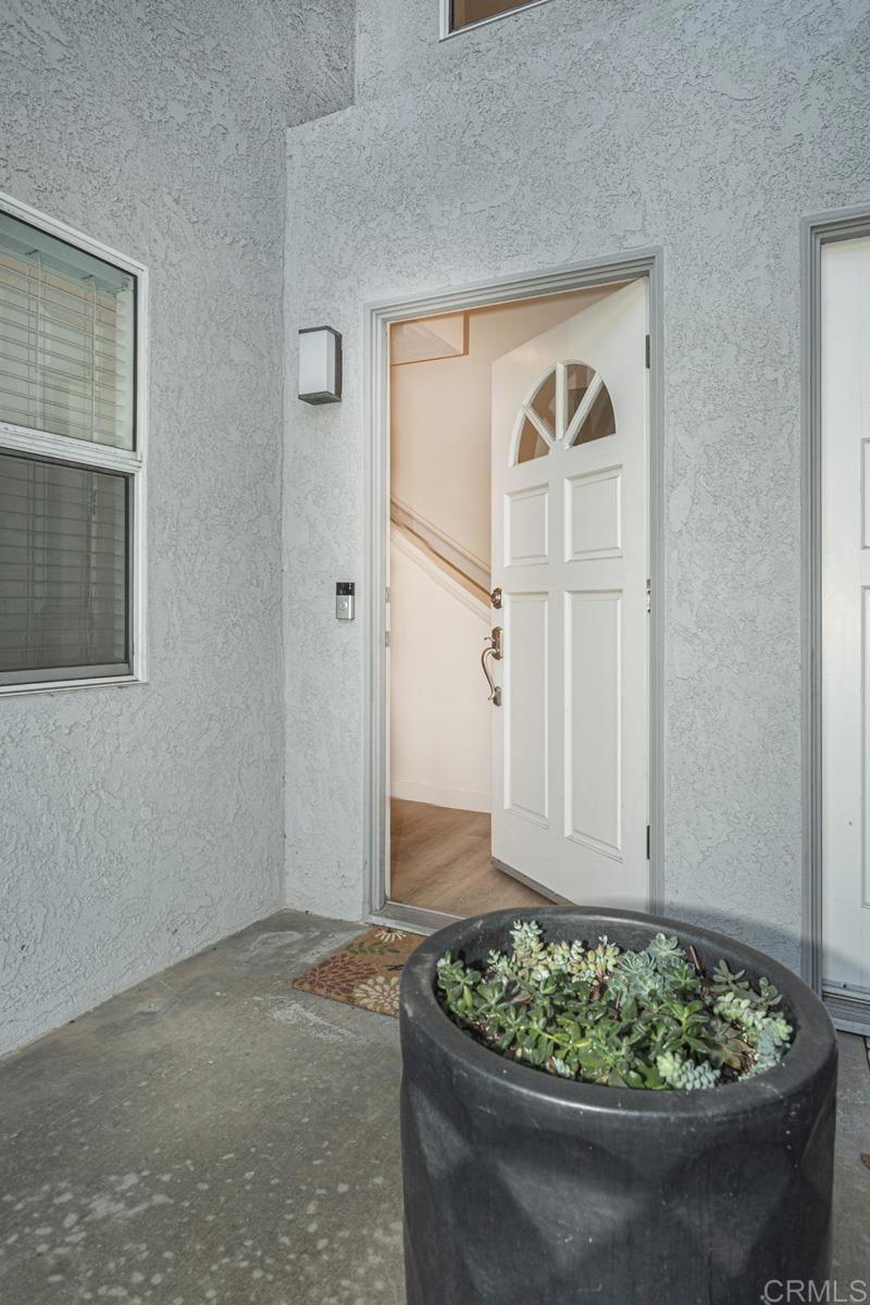656 Westlake Street Encinitas, CA 92024 - Photo 10 of 41 a view of a interior of house