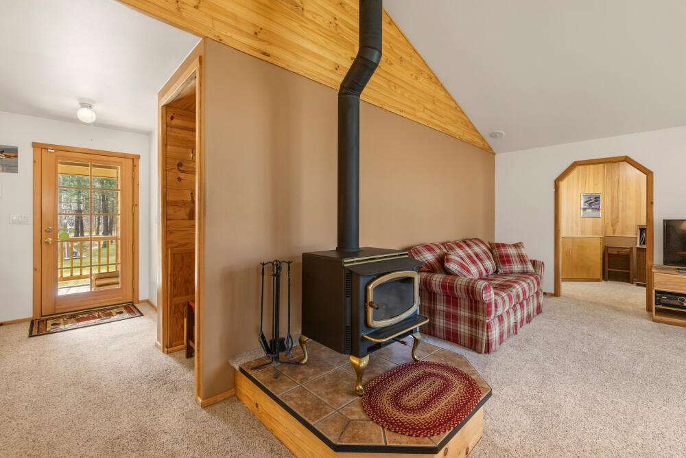25437 Rocky Point Road Klamath Falls, OR 97601 - Photo 12 of 90 15 certified woodstove