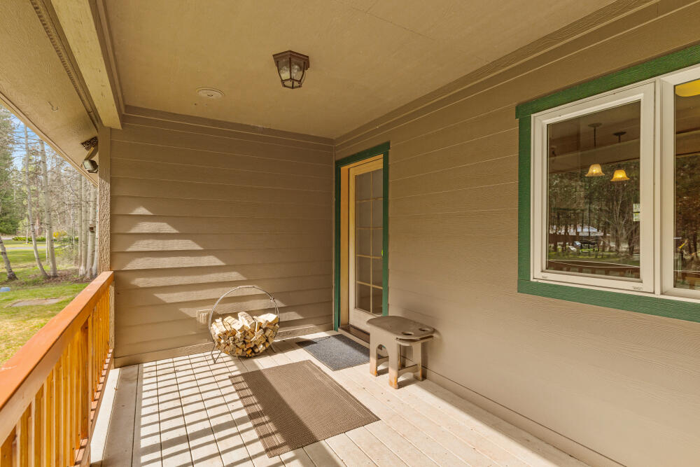25437 Rocky Point Road Klamath Falls, OR 97601 - Photo 51 of 90 47 back porch door