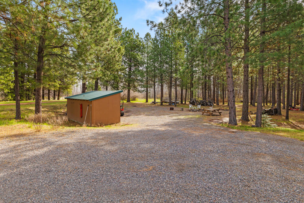 25437 Rocky Point Road Klamath Falls, OR 97601 - Photo 52 of 90 48 back area