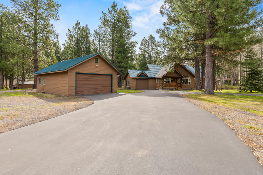 25437 Rocky Point Road Klamath Falls, OR 97601 - Photo 60 of 90 56 driveway to shop house