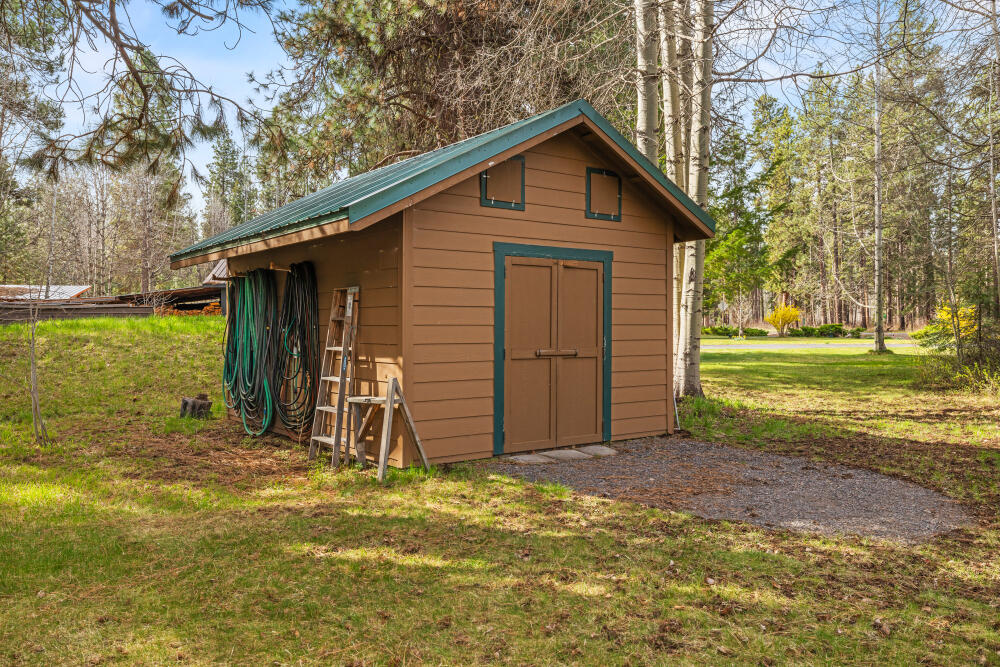 25437 Rocky Point Road Klamath Falls, OR 97601 - Photo 70 of 90 65 shed