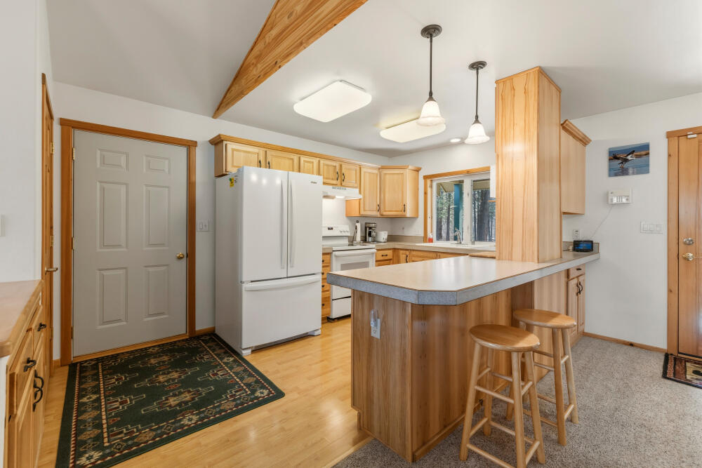 25437 Rocky Point Road Klamath Falls, OR 97601 - Photo 10 of 90 12 kitchen garage door