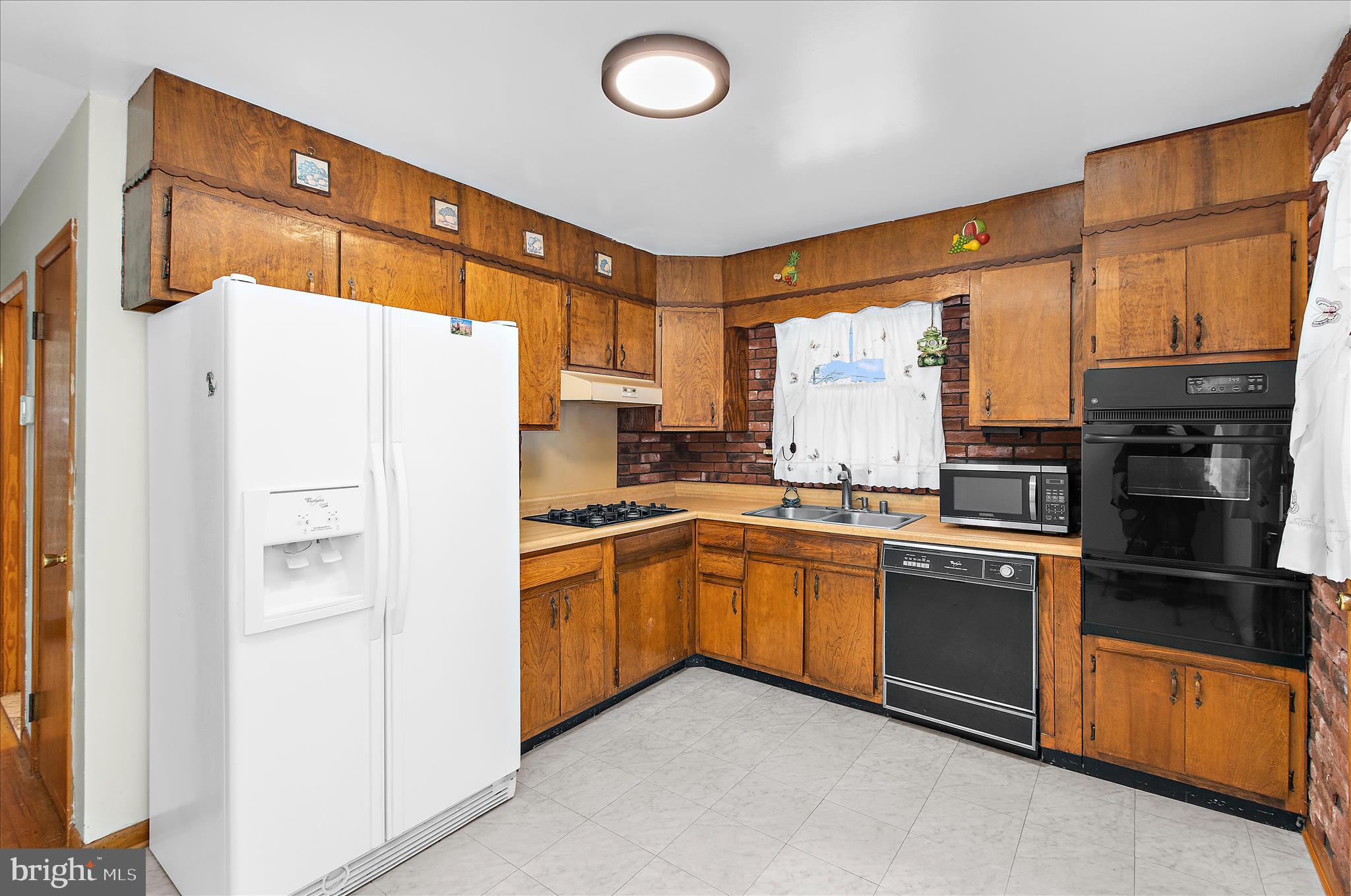 133 Cedar Hill Road Baltimore, MD 21225 - Photo 13 of 47 Gallery Image 13