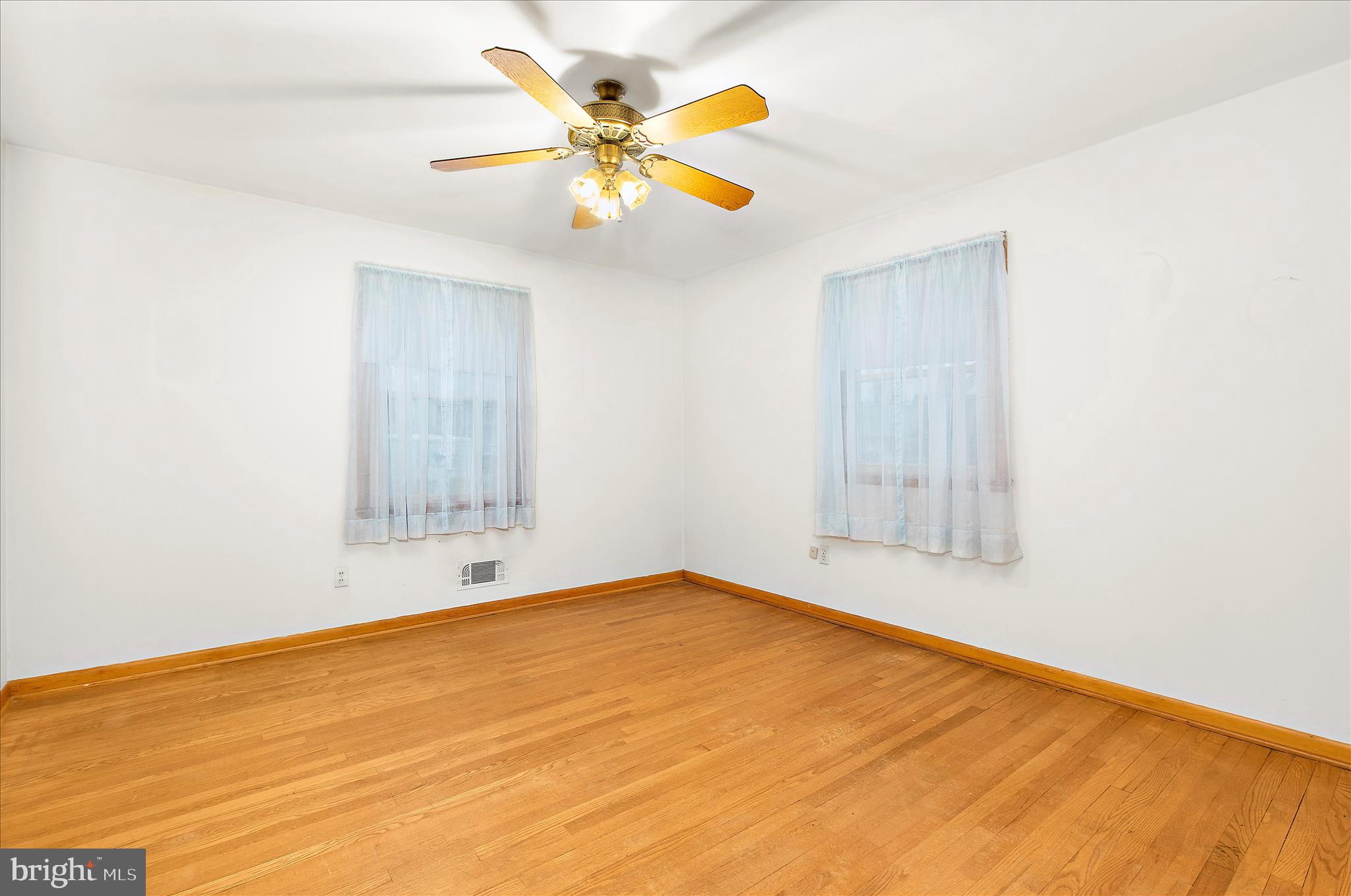 133 Cedar Hill Road Baltimore, MD 21225 - Photo 15 of 47 Gallery Image 15