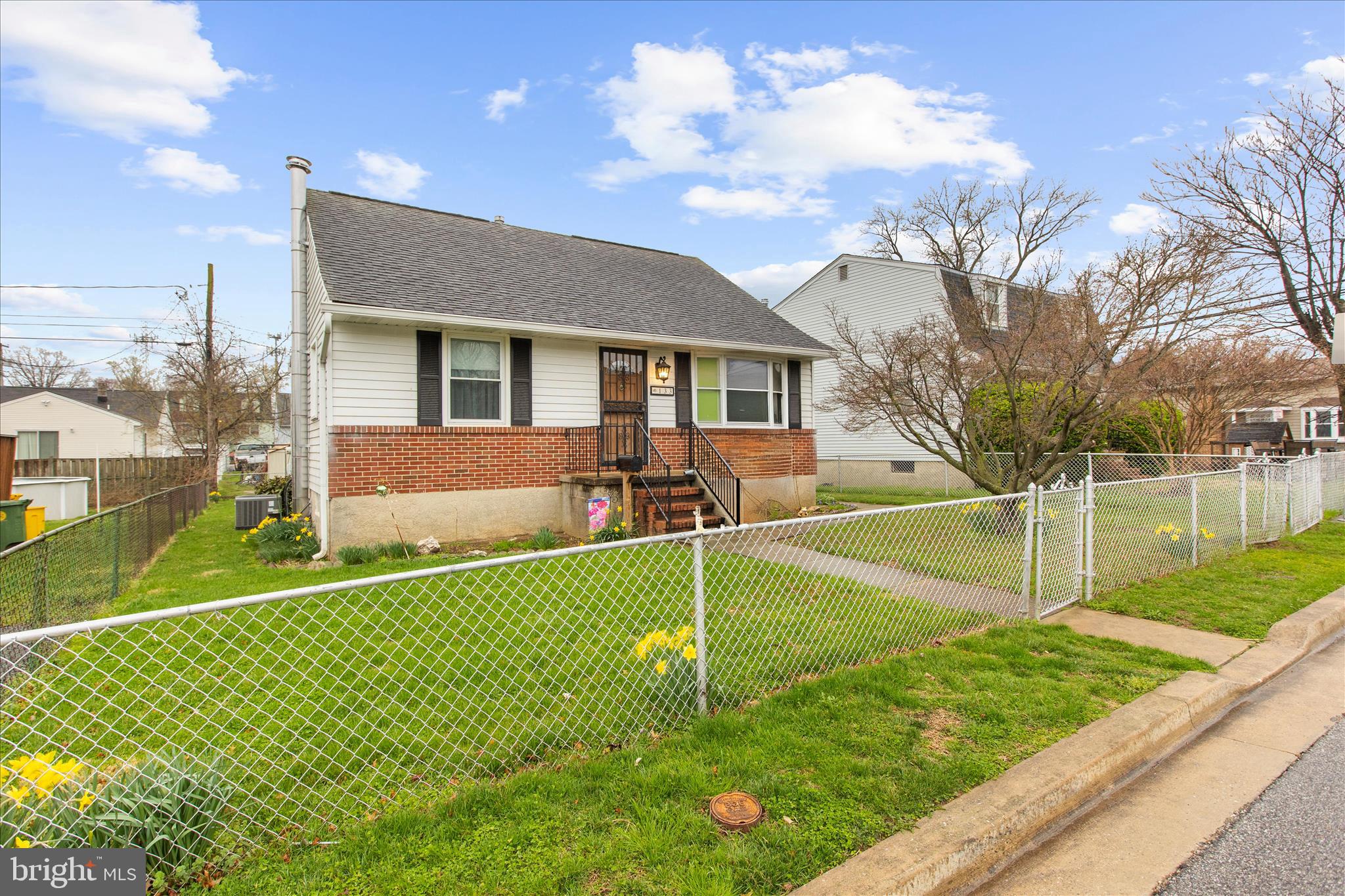 133 Cedar Hill Road Baltimore, MD 21225 - Photo 2 of 47 Gallery Image 2