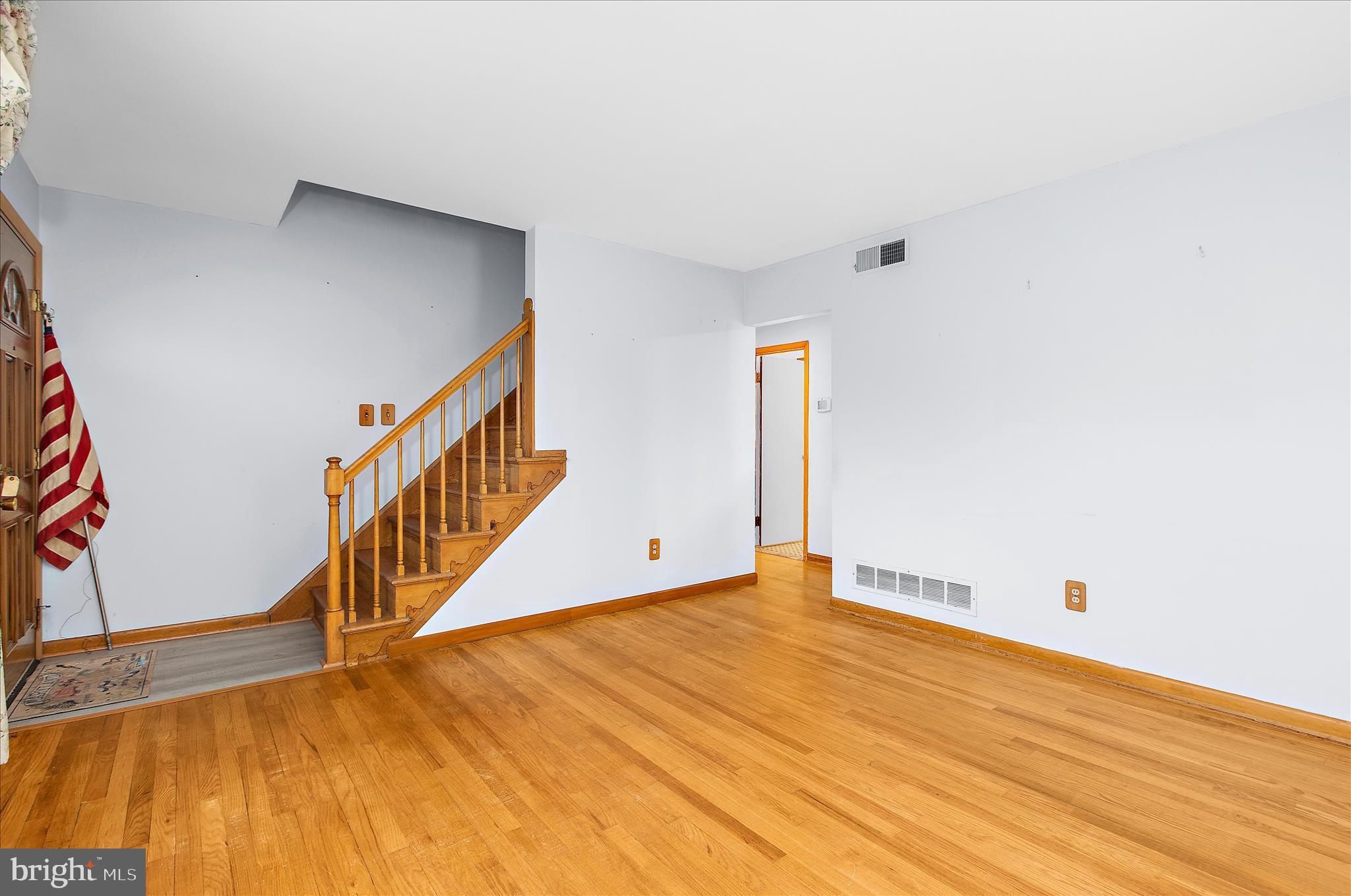 133 Cedar Hill Road Baltimore, MD 21225 - Photo 9 of 47 Gallery Image 9