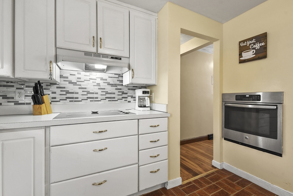 32 Donald Road Burlington, MA 01803 - Photo 12 of 42 Gallery Image 12