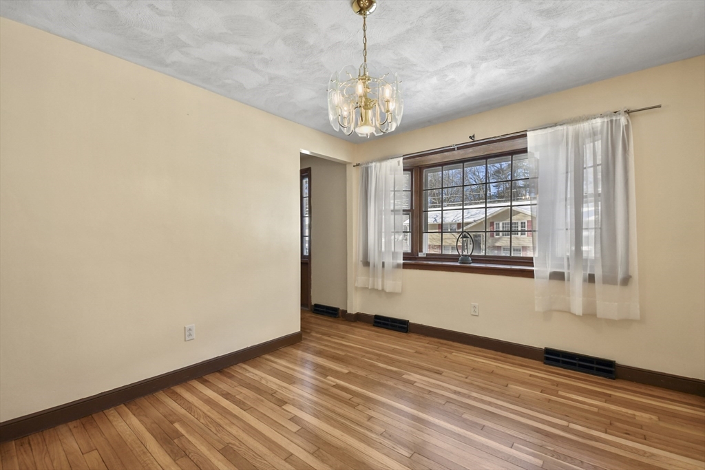 32 Donald Road Burlington, MA 01803 - Photo 16 of 42 Gallery Image 16