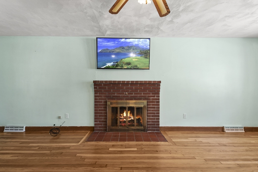 32 Donald Road Burlington, MA 01803 - Photo 6 of 42 Gallery Image 6