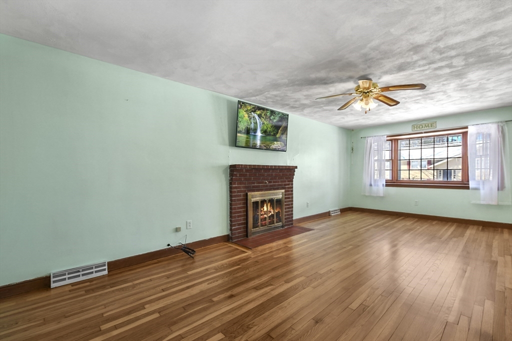 32 Donald Road Burlington, MA 01803 - Photo 7 of 42 Gallery Image 7