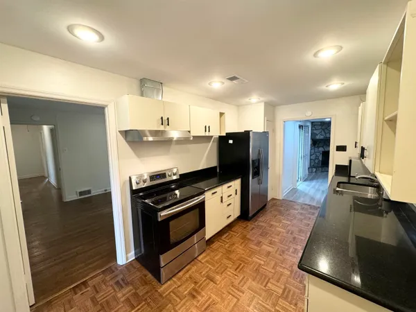 $2,550 | 115 Mary Ann Drive, Memphis, TN 38117