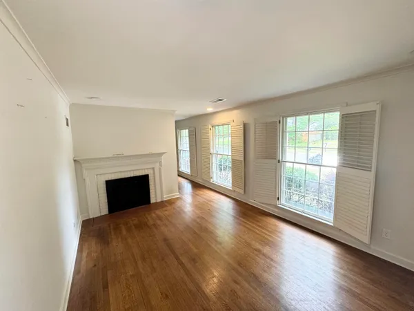 $2,500 | 115 Mary Ann Drive, Memphis, TN 38117