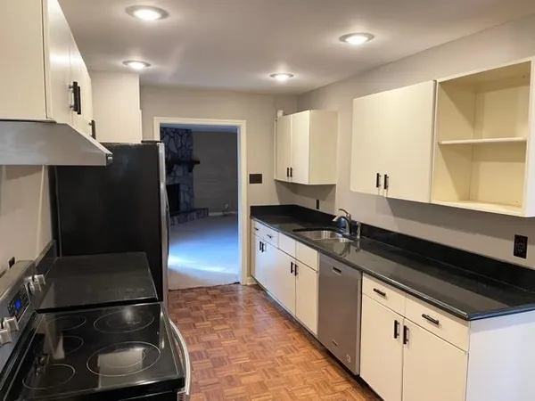 $2,500 | 115 Mary Ann Drive, Memphis, TN 38117