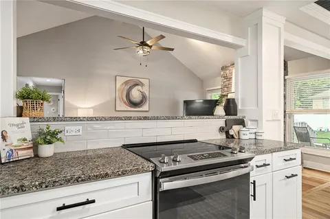 $395,000 | 1920 East Jamestown Drive, Olathe, KS 66062