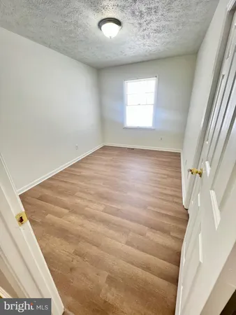 a view of empty room with window