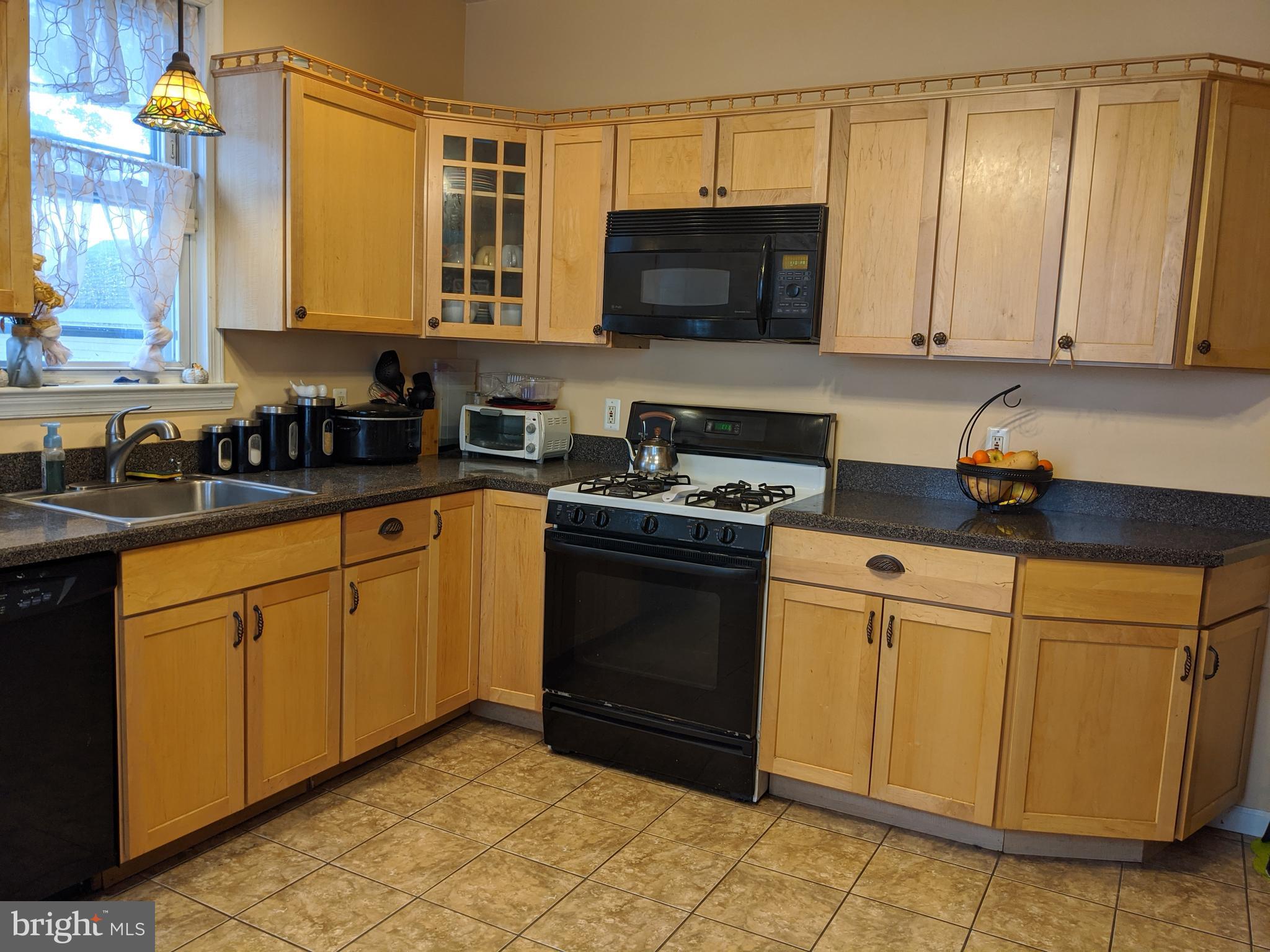 71 Reed Avenue Hamilton, NJ 08610 - Photo 6 of 18 Updated Kitchen
