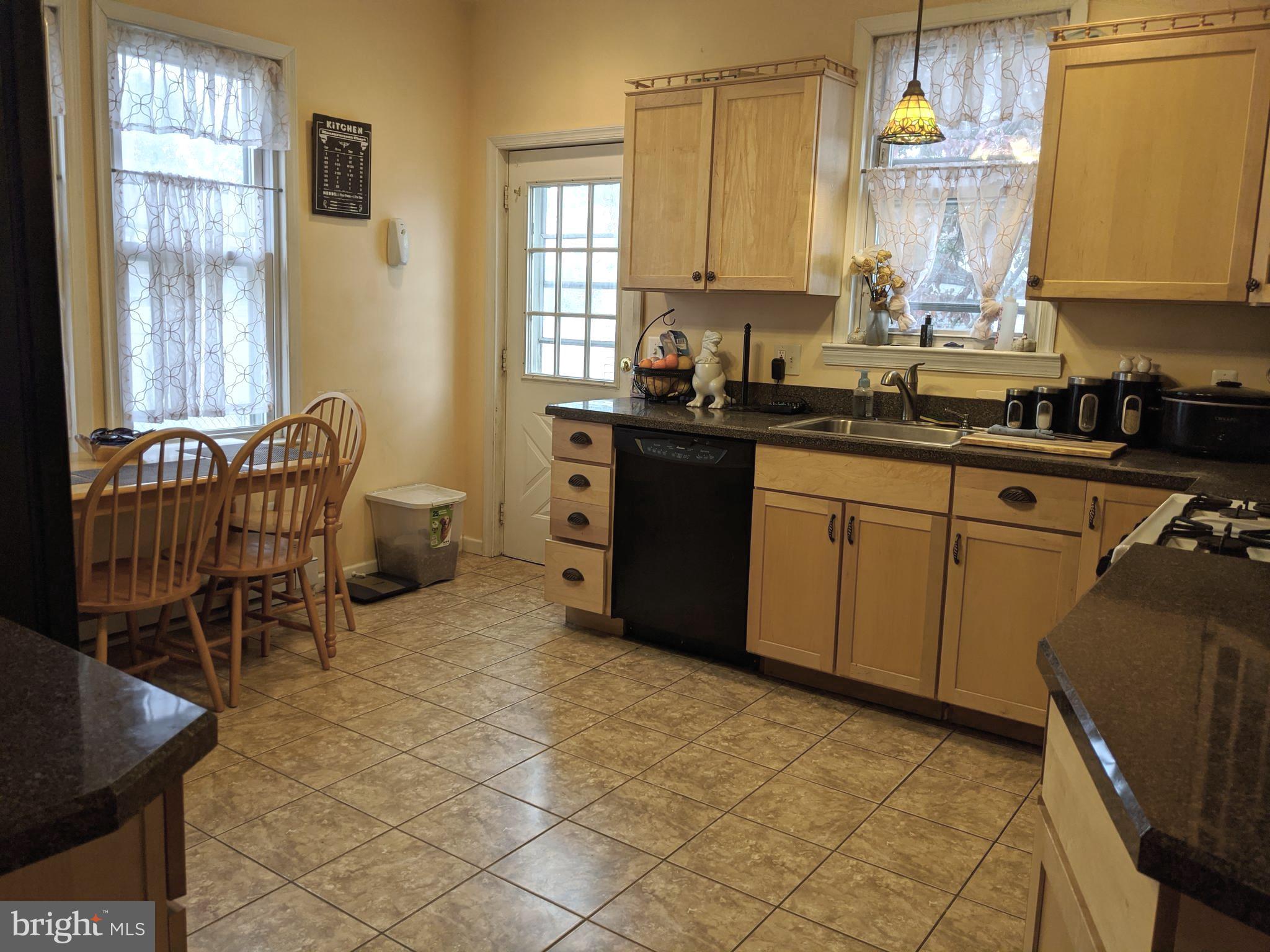71 Reed Avenue Hamilton, NJ 08610 - Photo 8 of 18 Gallery Image 8