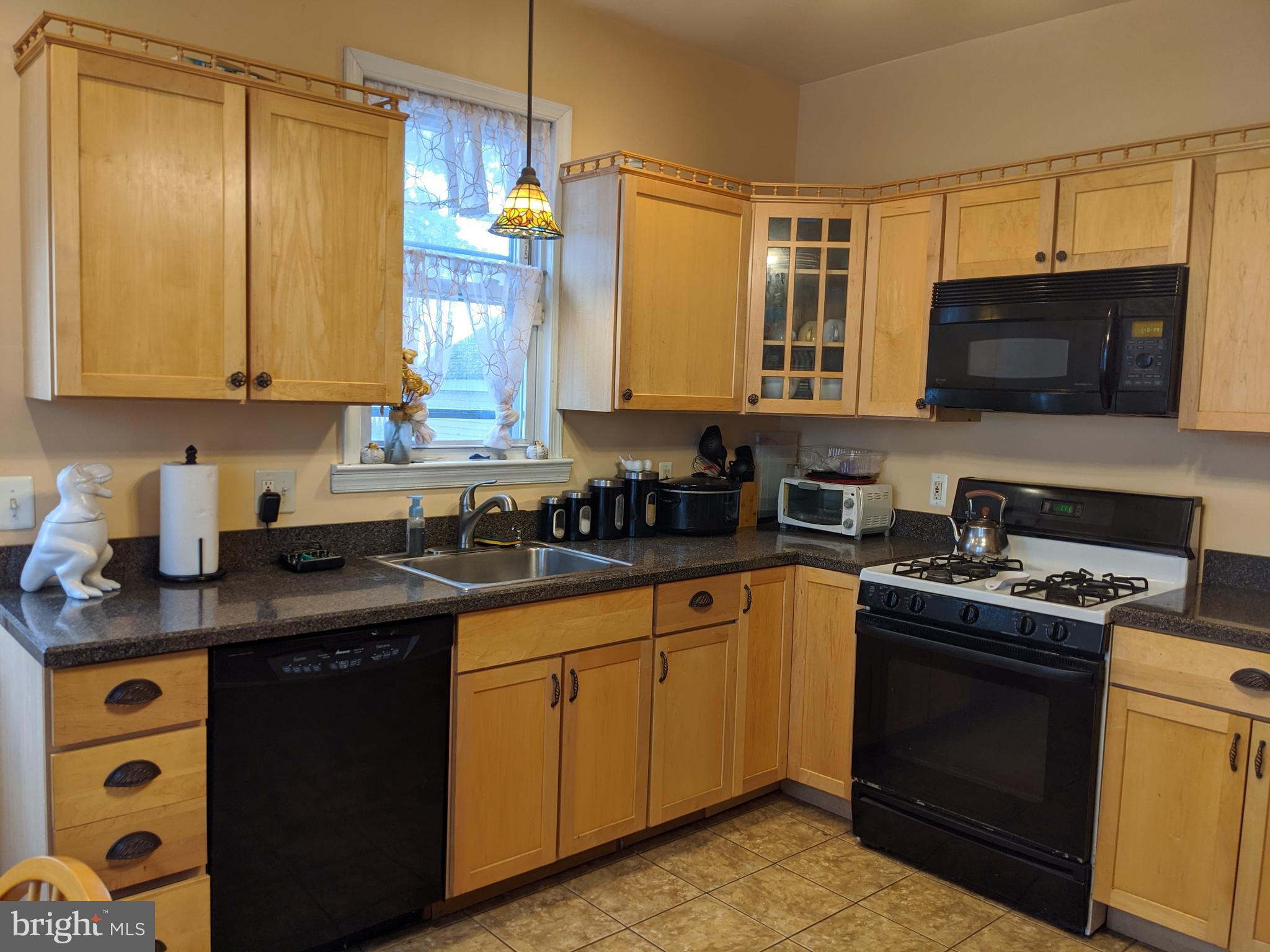 71 Reed Avenue Hamilton, NJ 08610 - Photo 9 of 18 Gallery Image 9